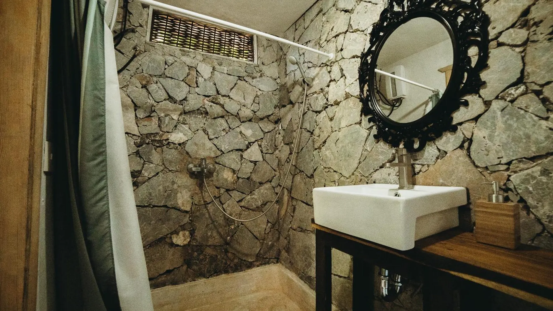 Zaria Hotel & Retreat Center El Valle